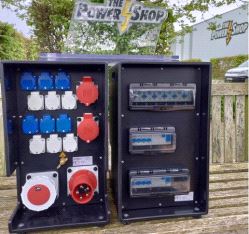 Strømdistribusjon, PowerShop PD.63.6.1 - Inn: CEE 63A 400v Ut: 1 CEE 63A + 2 CEE 32A + 12 Schuko 16A